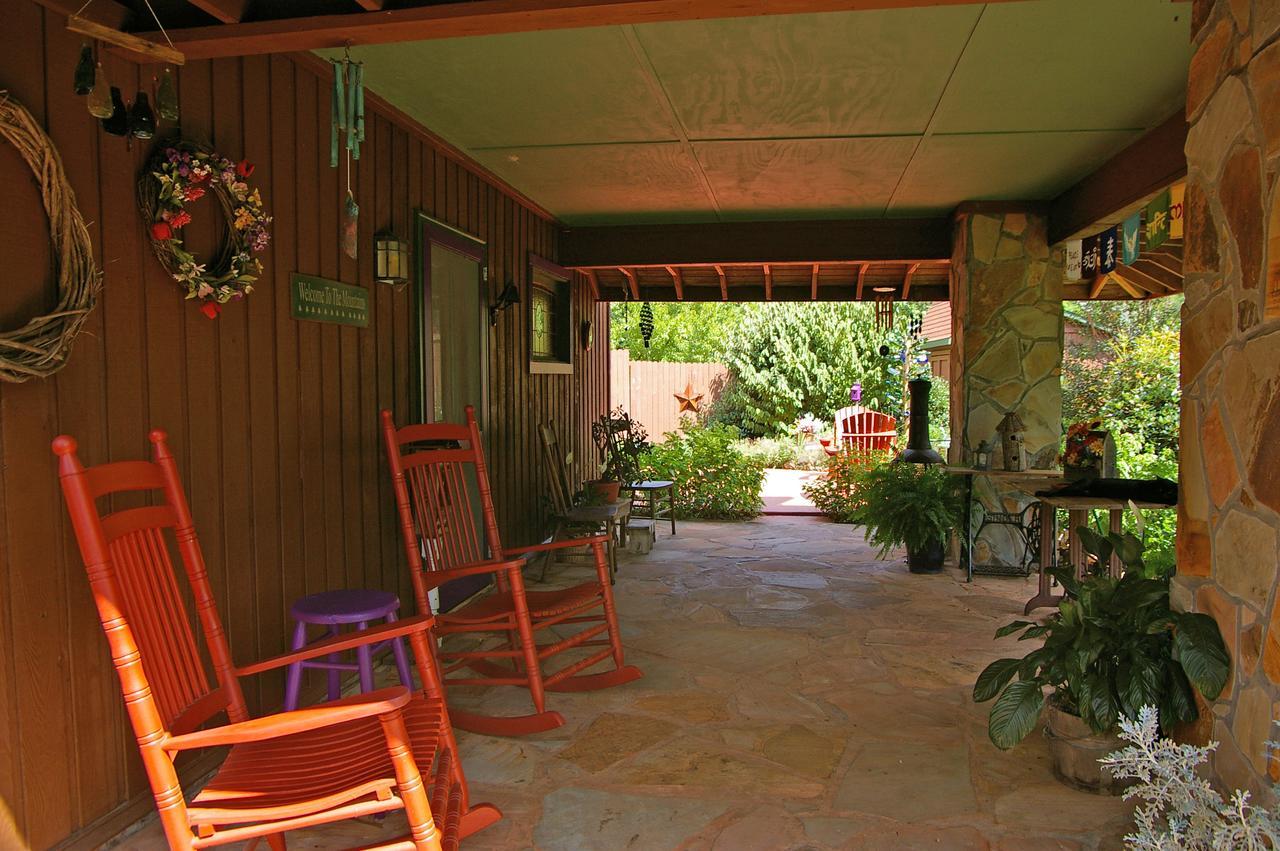 Cedar House Inn & Yurts Dahlonega Exterior foto